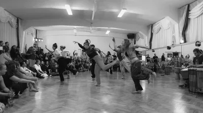 Africké bubnování — lekce, workshopy a akce