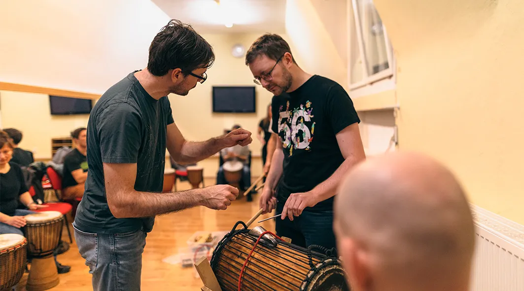 Workshopy afrického bubnování