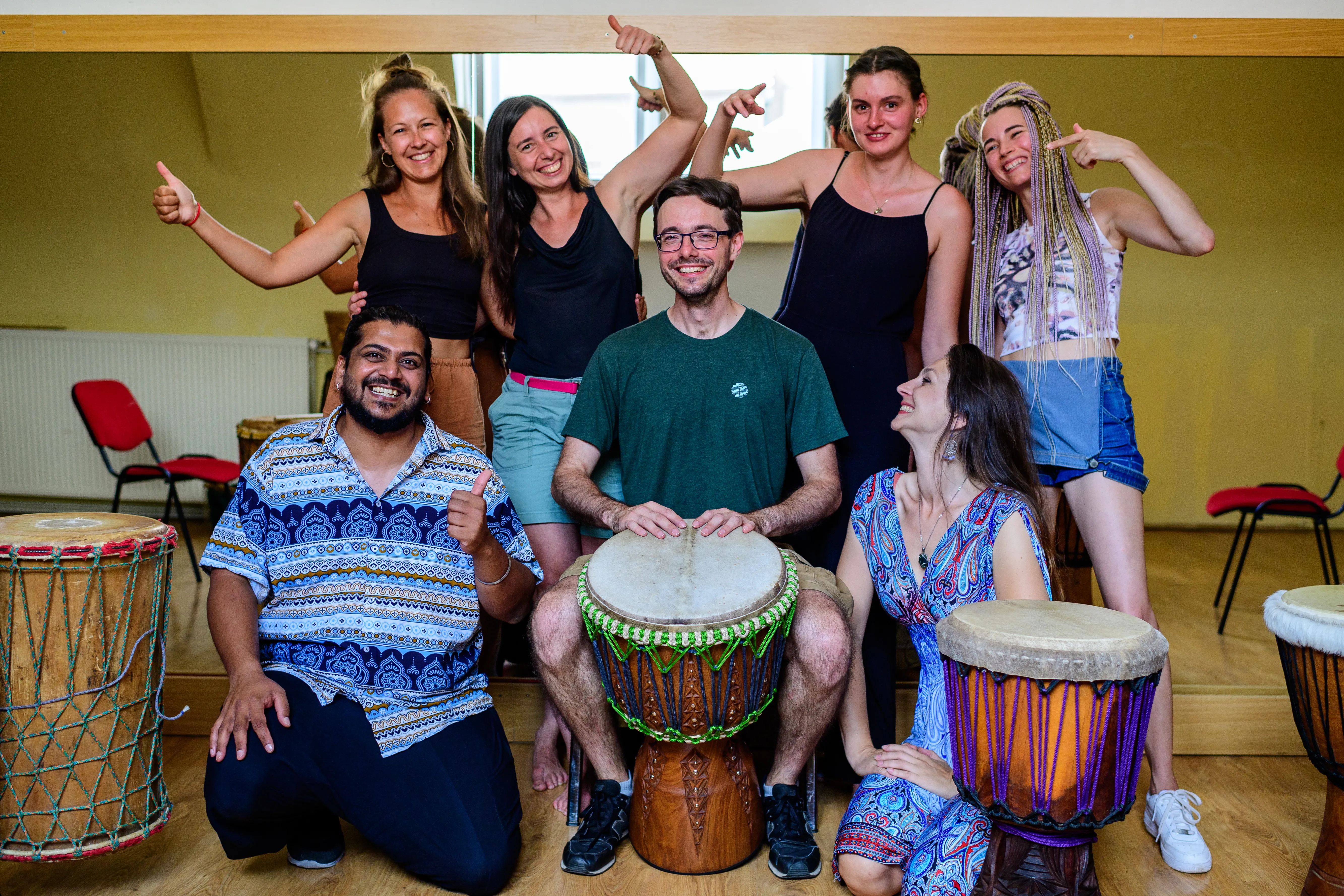 Skupinové africké bubnování